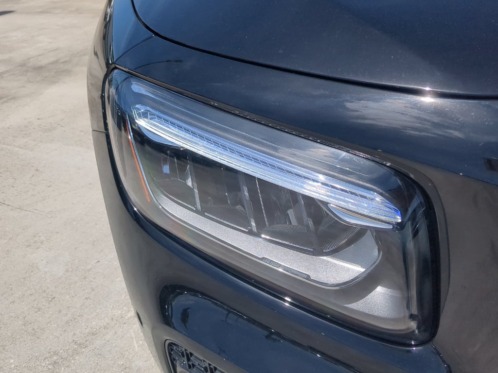 Used 2024 Mercedes-Benz GLB 250 4MATIC image 7