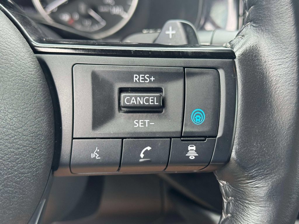 Used 2024 Nissan Pathfinder SL AWD/4WD image 19