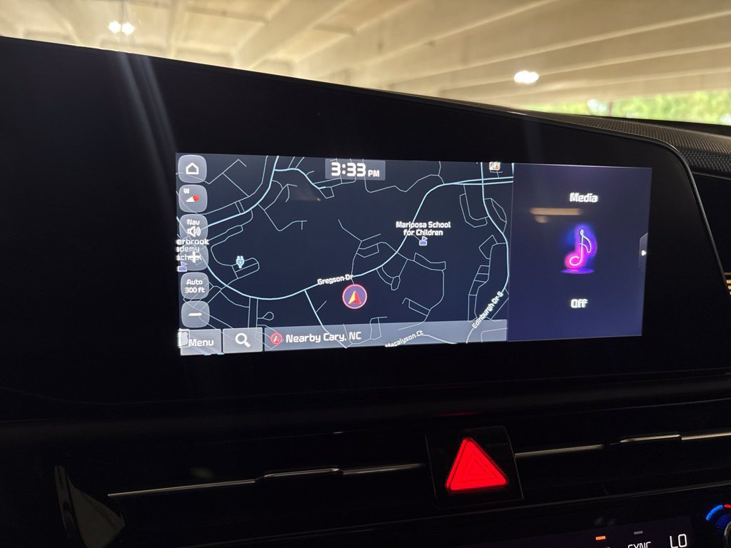 Used 2023 Kia Niro EX FWD image 18