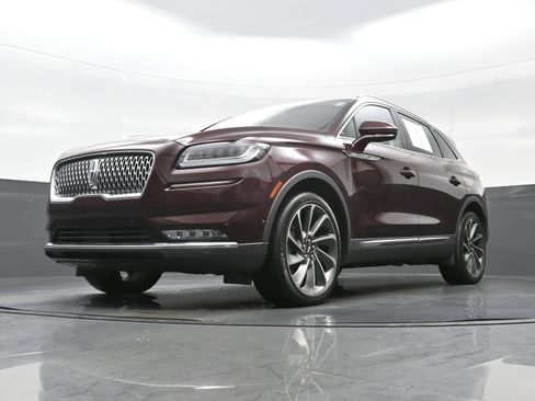 Used 2023 Lincoln Nautilus Reserve w/ Equipment Group 202A AWD/4WD image 26