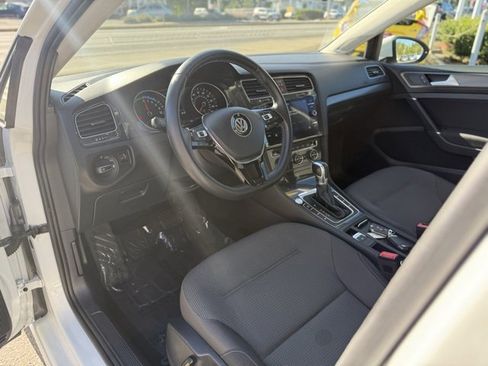 Used 2019 Volkswagen e-Golf SE w/ Driver Assistance Package image 15