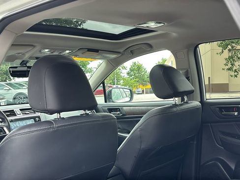 Used 2018 Subaru Outback 3.6R Limited AWD/4WD image 30