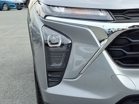 Used 2024 Chevrolet Trax LS image 10