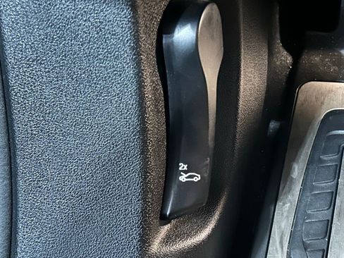 Used 2024 BMW X6 xDrive40i w/ Premium Package image 29