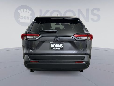 Used 2022 Toyota RAV4 XLE image 5
