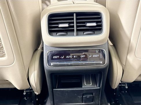 Used 2021 Mercedes-Benz GLS 580 4MATIC image 33