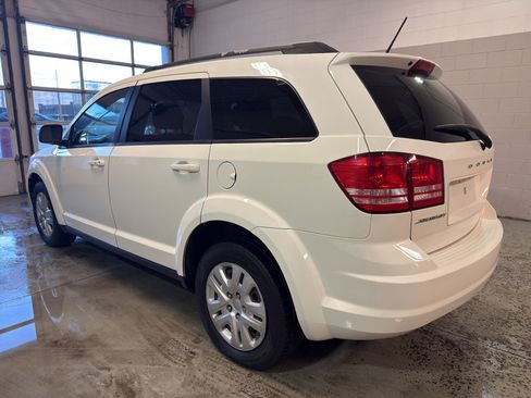 Used 2017 Dodge Journey SE image 4