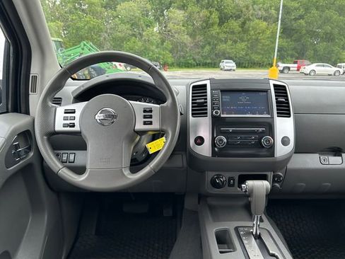 Used 2019 Nissan Frontier SV AWD/4WD image 13