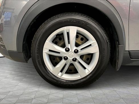 Used 2020 Nissan Kicks S image 34