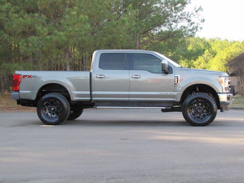 Used 2020 Ford F250 Lariat w/ Lariat Ultimate Package image 4
