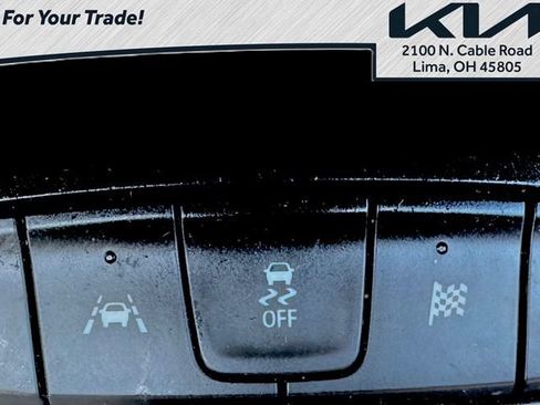 Used 2022 Chevrolet TrailBlazer LT w/ LPO, Blackout Package FWD image 8