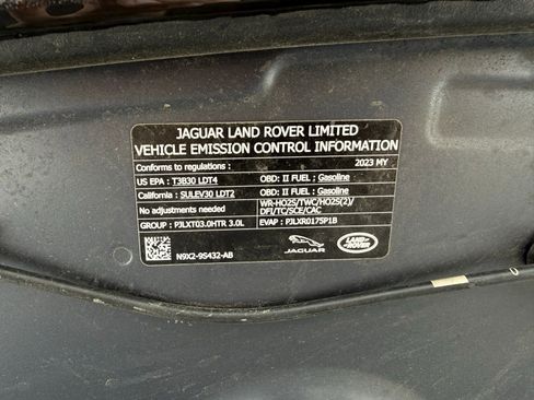 Used 2023 Land Rover Range Rover Sport SE image 11