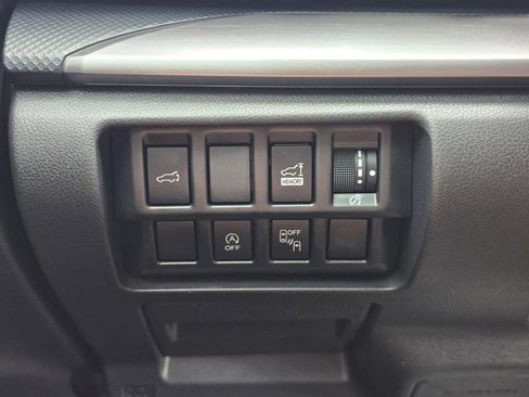 Used 2020 Subaru Forester Premium AWD/4WD image 18