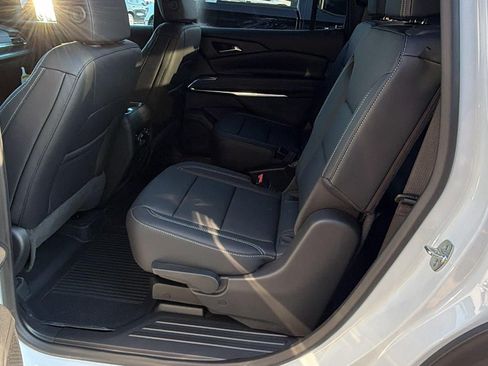 New 2027 Chevrolet Traverse LT w/ Midnight/Sport Edition FWD image 16