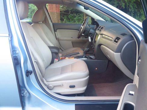 Used 2010 Ford Fusion Hybrid FWD image 16