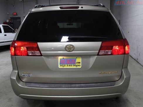 Used 2005 Toyota Sienna XLE image 26
