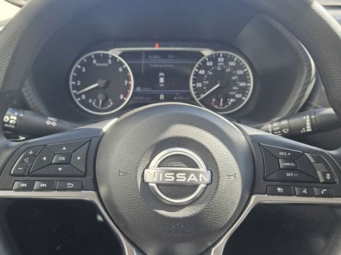 Used 2024 Nissan Sentra SV FWD image 16