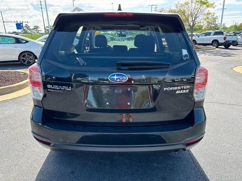 Used 2017 Subaru Forester 2.5i Premium w/ All-Weather Package image 5