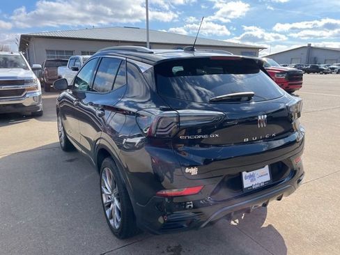 Used 2024 Buick Encore GX Avenir w/ Avenir Convenience Package FWD image 7