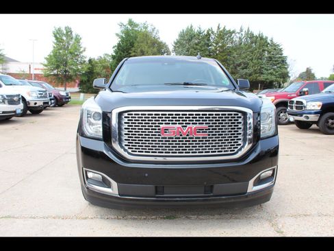 Used 2017 GMC Yukon XL Denali w/ Open Road Package image 2