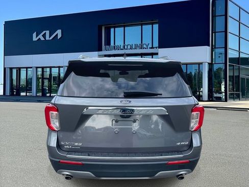 Used 2022 Ford Explorer Limited w/ Equipment Group 301A AWD/4WD image 5
