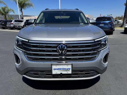 Used 2026 Volkswagen Atlas SE FWD image 3