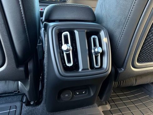 New 2026 Volvo XC40 B5 Ultra w/ Protection Package Premier image 25