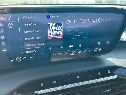 Used 2025 Buick Enclave Avenir image 26