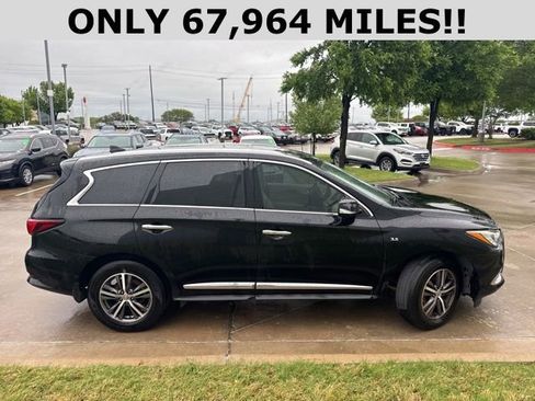 Used 2019 INFINITI QX60 Luxe w/ Essential Package image 2