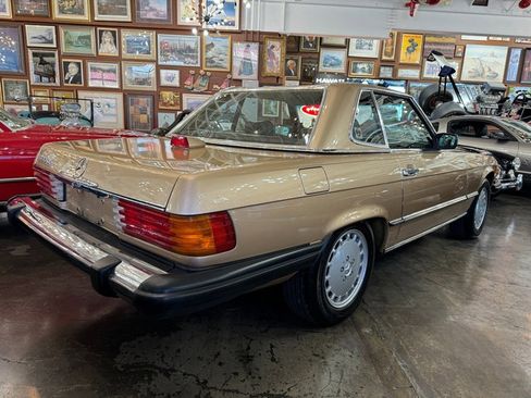 Used 1987 Mercedes-Benz 560 SL image 6