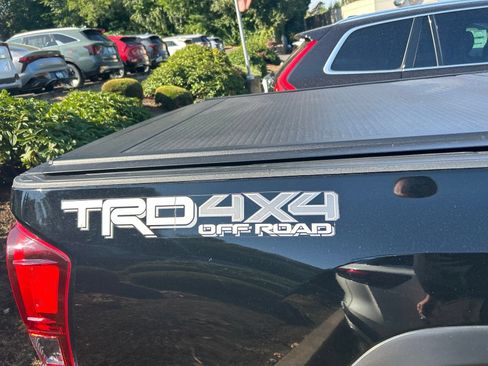 Used 2019 Toyota Tacoma TRD Off-Road AWD/4WD image 7