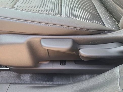 New 2026 Chevrolet Trax LT image 24