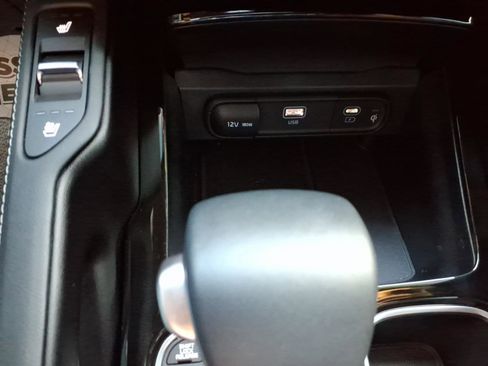 Used 2025 Kia Telluride SX image 17