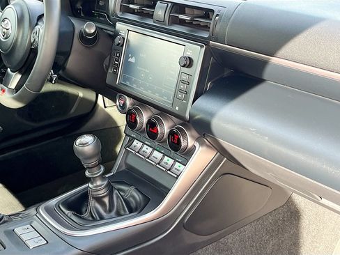 Used 2025 Toyota GR86 Premium w/ ALL Weather Mat Package (TMS) RWD image 27