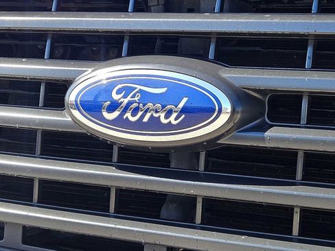 Used 2016 Ford F150 XLT w/ Equipment Group 302A Luxury image 11