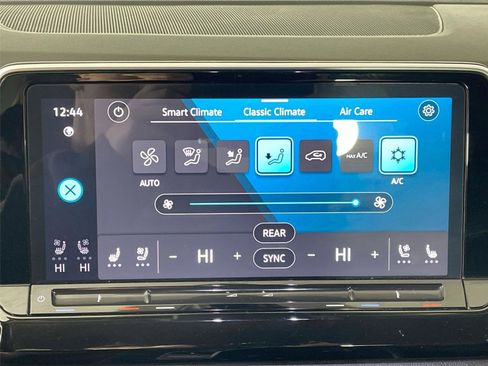 Used 2024 Volkswagen Atlas SE image 16