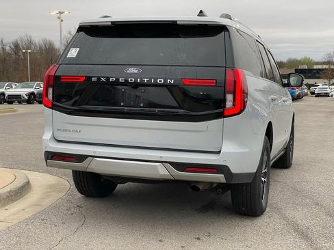 Used 2025 Ford Expedition Platinum image 7