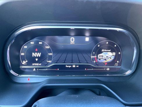 Used 2022 GMC Yukon AT4 image 25