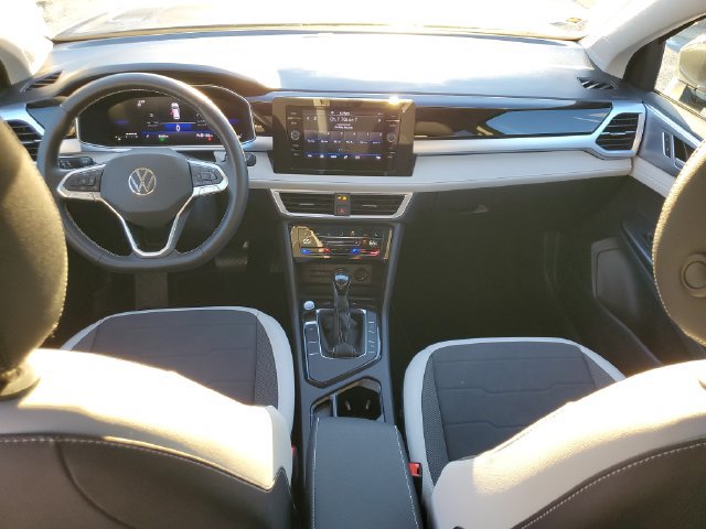 Certified 2026 Volkswagen Taos SE FWD image 21