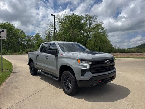 Used 2024 Chevrolet Silverado 1500 LT Trail Boss w/ Protection Package AWD/4WD image 3