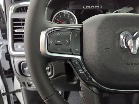 New 2026 RAM 1500 4x4 Crew Cab image 13