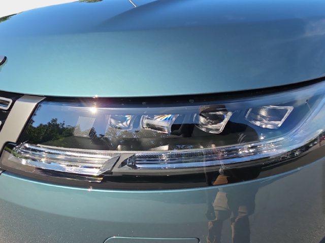 New 2026 Land Rover Range Rover Sport SE AWD/4WD image 32