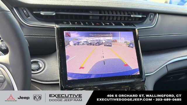 Used 2023 Jeep Grand Cherokee L Limited AWD/4WD image 19