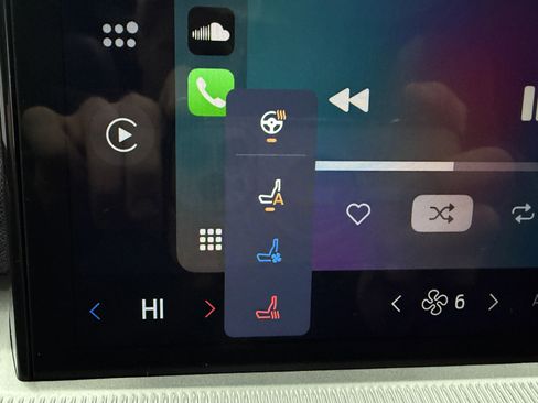 Used 2025 Ford Explorer ST image 27