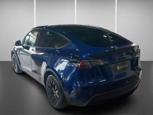 Used 2023 Tesla Model Y Long Range AWD/4WD image 10