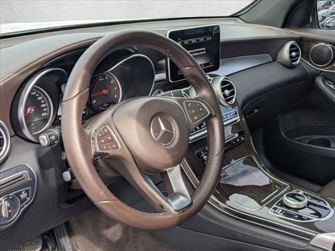 Used 2018 Mercedes-Benz GLC 350e 4MATIC image 10