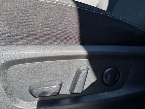 Used 2025 Nissan Pathfinder SV FWD image 20