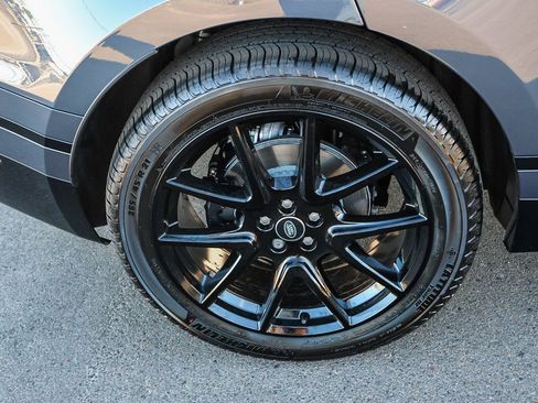 New 2026 Land Rover Range Rover Velar Dynamic SE image 13