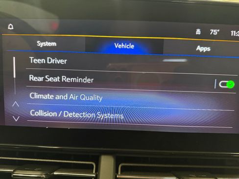 Used 2025 Chevrolet Trax LT w/ LT Convenience Package FWD image 34
