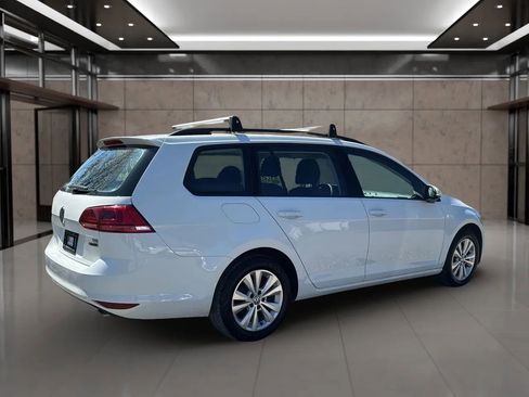 Used 2017 Volkswagen Golf S image 5